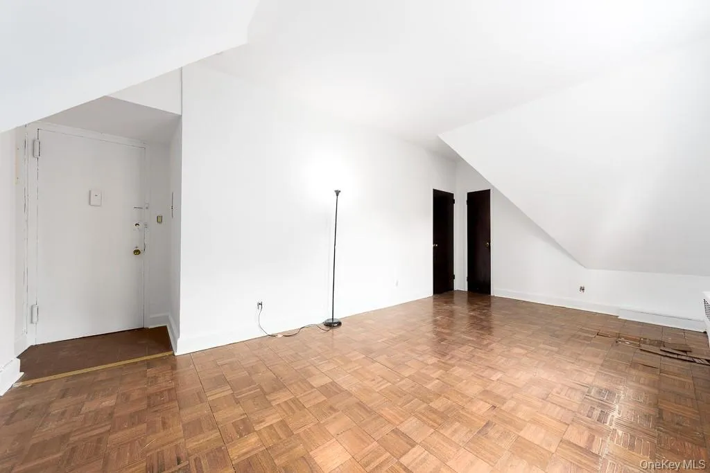 10 Station Square, New York, NY, 2 Rooms Rooms,1 BathroomBathrooms,Residential,For Rent,Station,0,1002014 10 Station Square, New York, NY, 2 Rooms Rooms,1 BathroomBathrooms,Residential,For Rent,Station,0,1002014