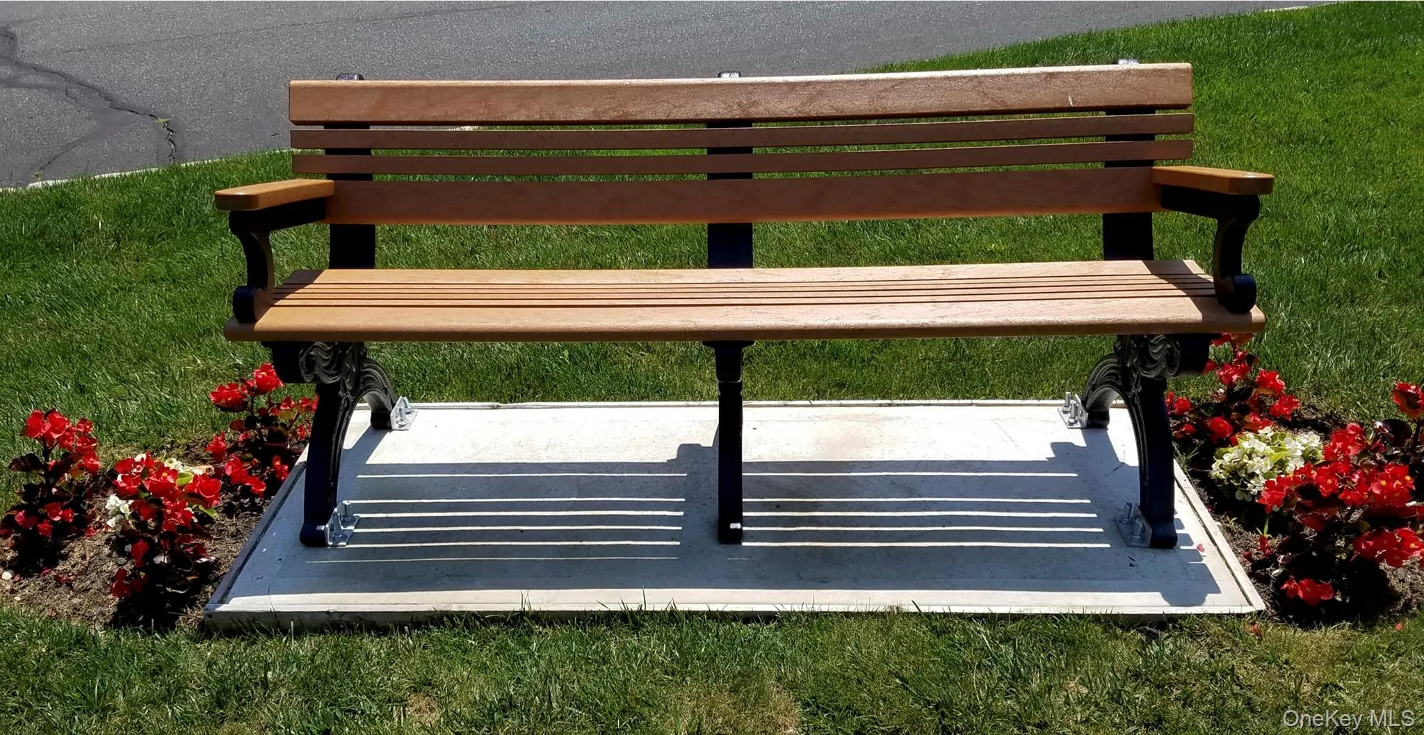 Take a walk, enjoy the scenery, or rest in the sun and enjoy the lovely flora and fauna. Take a walk, enjoy the scenery, or rest in the sun and enjoy the lovely flora and fauna.