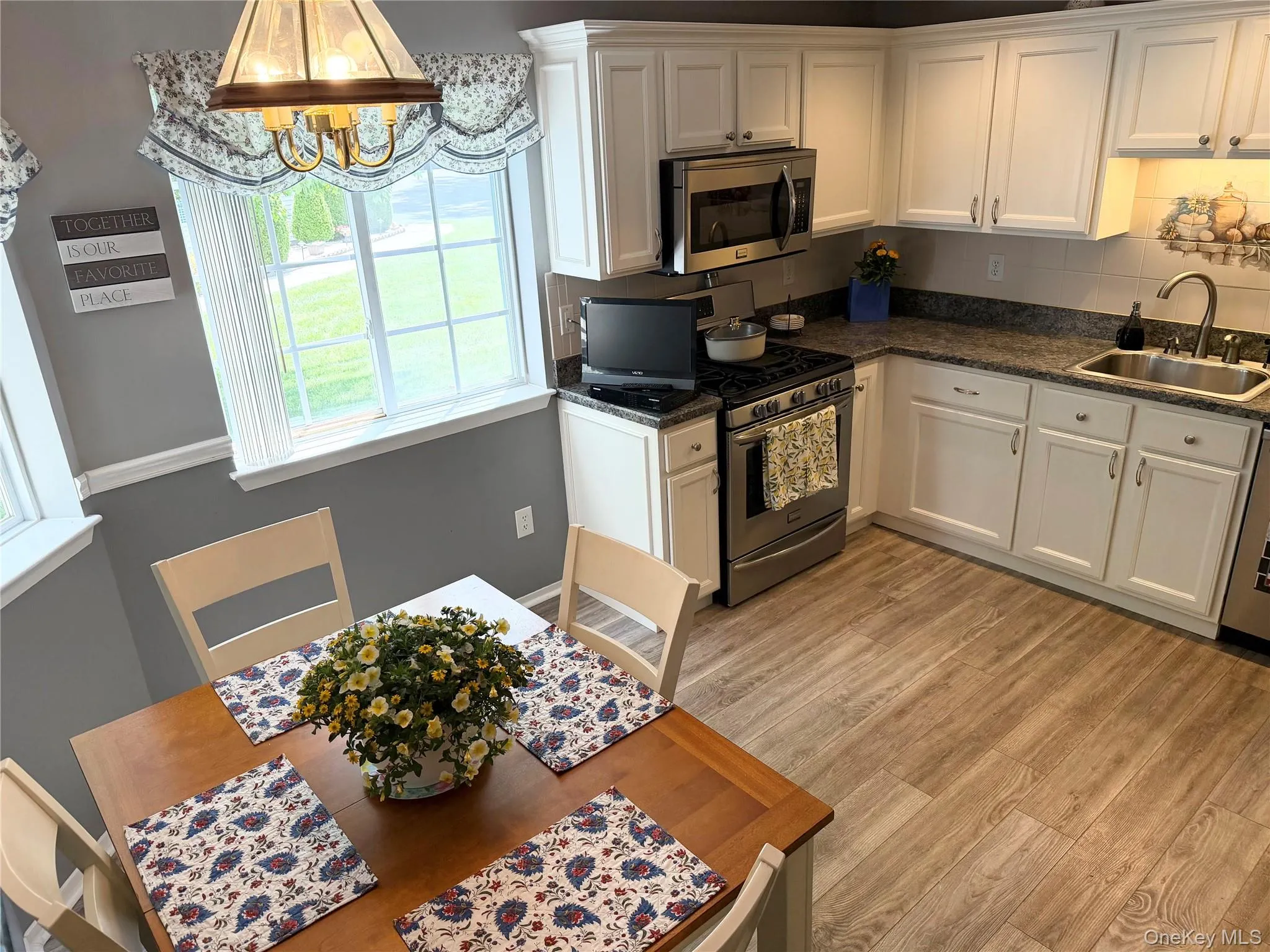 252 Barn Swallow Court, Brookhaven, NY, 3 Bedrooms Bedrooms, 6 Rooms Rooms,2 BathroomsBathrooms,Residential,For Rent,Barn Swallow,0,1002023 252 Barn Swallow Court, Brookhaven, NY, 3 Bedrooms Bedrooms, 6 Rooms Rooms,2 BathroomsBathrooms,Residential,For Rent,Barn Swallow,0,1002023