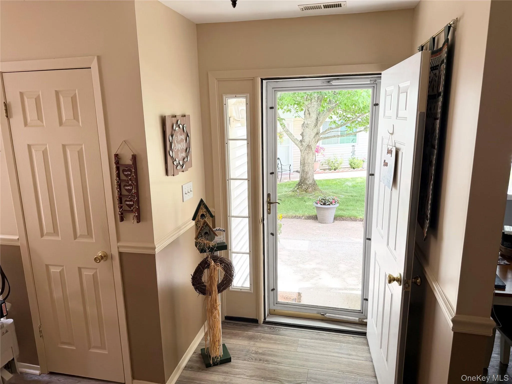 252 Barn Swallow Court, Brookhaven, NY, 3 Bedrooms Bedrooms, 6 Rooms Rooms,2 BathroomsBathrooms,Residential,For Rent,Barn Swallow,0,1002023 252 Barn Swallow Court, Brookhaven, NY, 3 Bedrooms Bedrooms, 6 Rooms Rooms,2 BathroomsBathrooms,Residential,For Rent,Barn Swallow,0,1002023