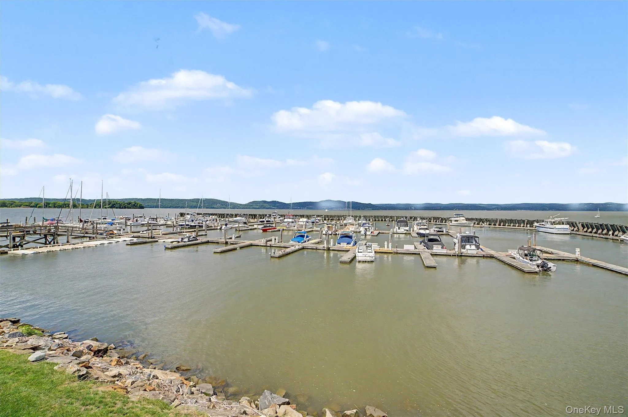 D-17 Half Moon Bay Marina, Cortlandt, NY, ,Residential,For Rent,Half Moon Bay Marina,0,1002024 D-17 Half Moon Bay Marina, Cortlandt, NY, ,Residential,For Rent,Half Moon Bay Marina,0,1002024