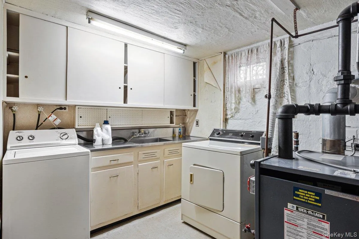 14586 8th Avenue, New York, NY, 4 Bedrooms Bedrooms, 7 Rooms Rooms,2 BathroomsBathrooms,Residential,For Rent,8th,0,1002027 14586 8th Avenue, New York, NY, 4 Bedrooms Bedrooms, 7 Rooms Rooms,2 BathroomsBathrooms,Residential,For Rent,8th,0,1002027
