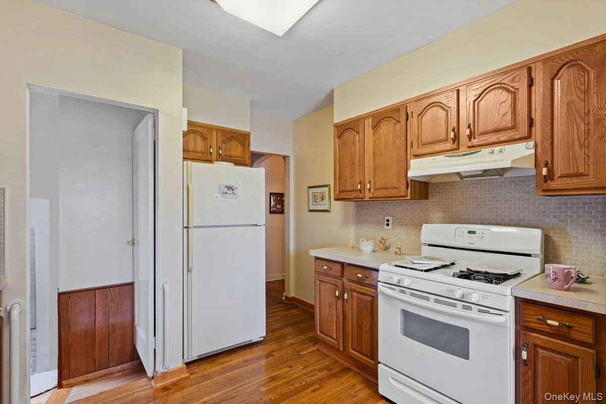 14586 8th Avenue, New York, NY, 4 Bedrooms Bedrooms, 7 Rooms Rooms,2 BathroomsBathrooms,Residential,For Rent,8th,0,1002027 14586 8th Avenue, New York, NY, 4 Bedrooms Bedrooms, 7 Rooms Rooms,2 BathroomsBathrooms,Residential,For Rent,8th,0,1002027