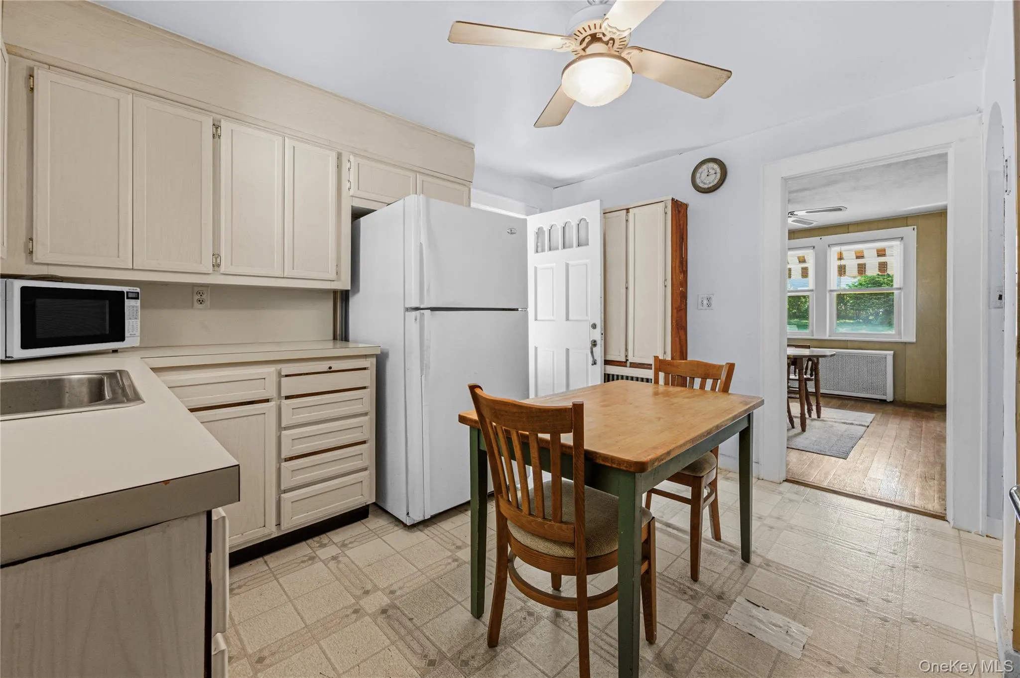 28 Cross Street, Glen Cove, NY, 3 Bedrooms Bedrooms, 5 Rooms Rooms,2 BathroomsBathrooms,Residential,For Rent,Cross,0,1002028 28 Cross Street, Glen Cove, NY, 3 Bedrooms Bedrooms, 5 Rooms Rooms,2 BathroomsBathrooms,Residential,For Rent,Cross,0,1002028