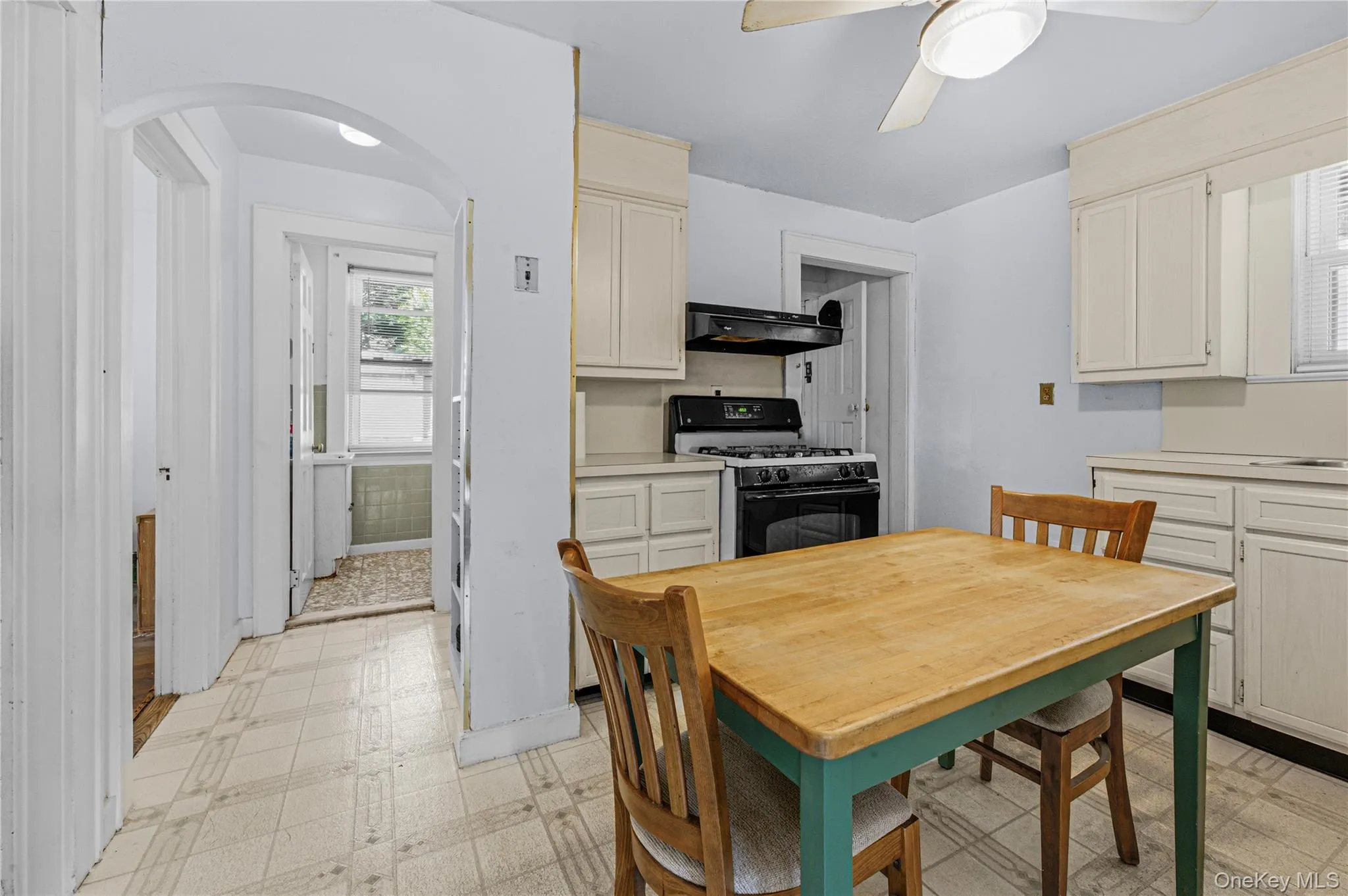 28 Cross Street, Glen Cove, NY, 3 Bedrooms Bedrooms, 5 Rooms Rooms,2 BathroomsBathrooms,Residential,For Rent,Cross,0,1002028 28 Cross Street, Glen Cove, NY, 3 Bedrooms Bedrooms, 5 Rooms Rooms,2 BathroomsBathrooms,Residential,For Rent,Cross,0,1002028