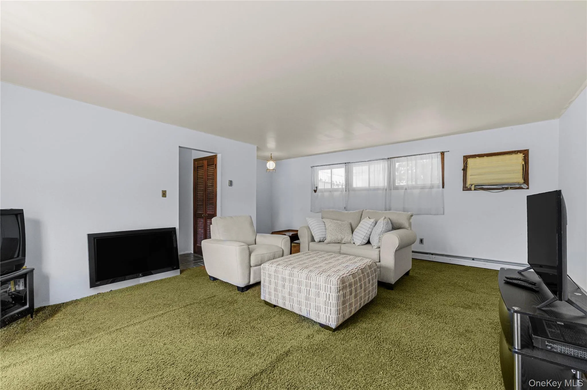 28 Cross Street, Glen Cove, NY, 3 Bedrooms Bedrooms, 5 Rooms Rooms,2 BathroomsBathrooms,Residential,For Rent,Cross,0,1002028 28 Cross Street, Glen Cove, NY, 3 Bedrooms Bedrooms, 5 Rooms Rooms,2 BathroomsBathrooms,Residential,For Rent,Cross,0,1002028