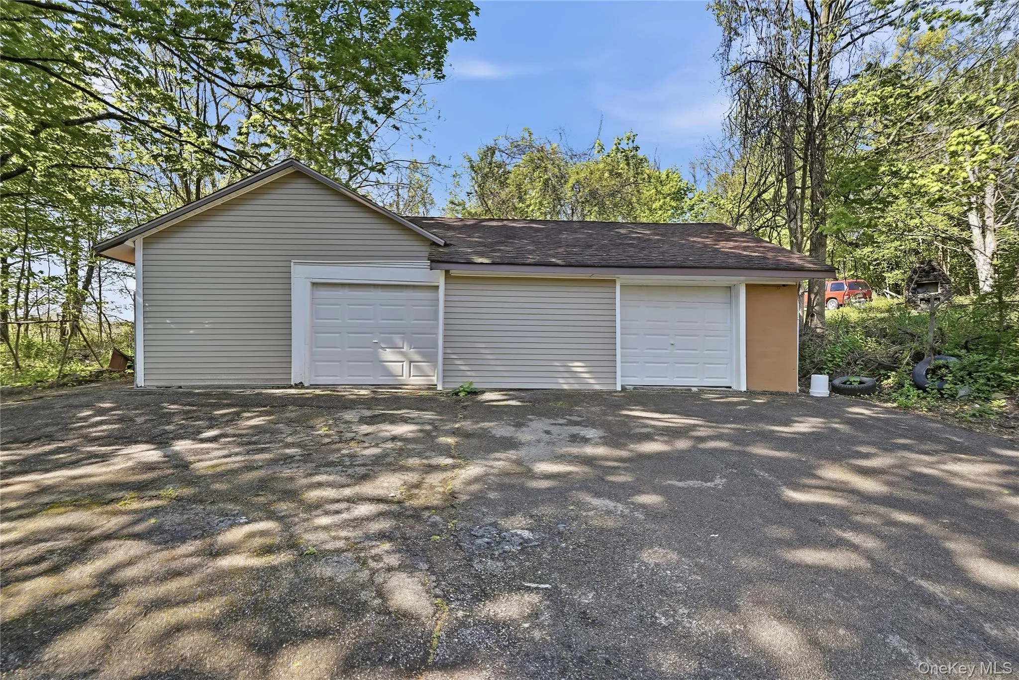 Detached 2-car garage Detached 2-car garage