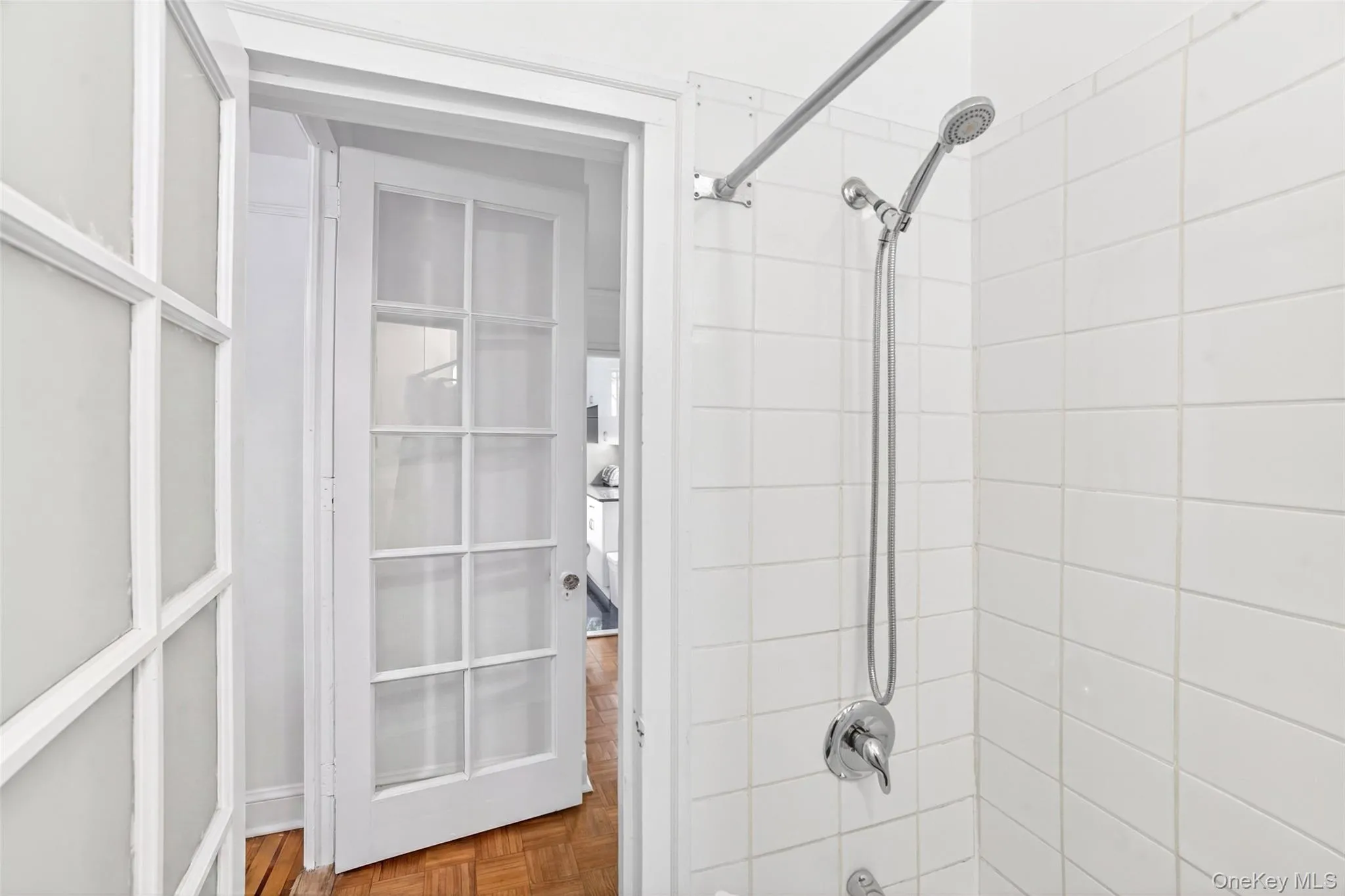 37-32 80th Street, New York, NY, 2 Bedrooms Bedrooms, 7 Rooms Rooms,1 BathroomBathrooms,Residential,For Rent,Street,0,1002055 37-32 80th Street, New York, NY, 2 Bedrooms Bedrooms, 7 Rooms Rooms,1 BathroomBathrooms,Residential,For Rent,Street,0,1002055