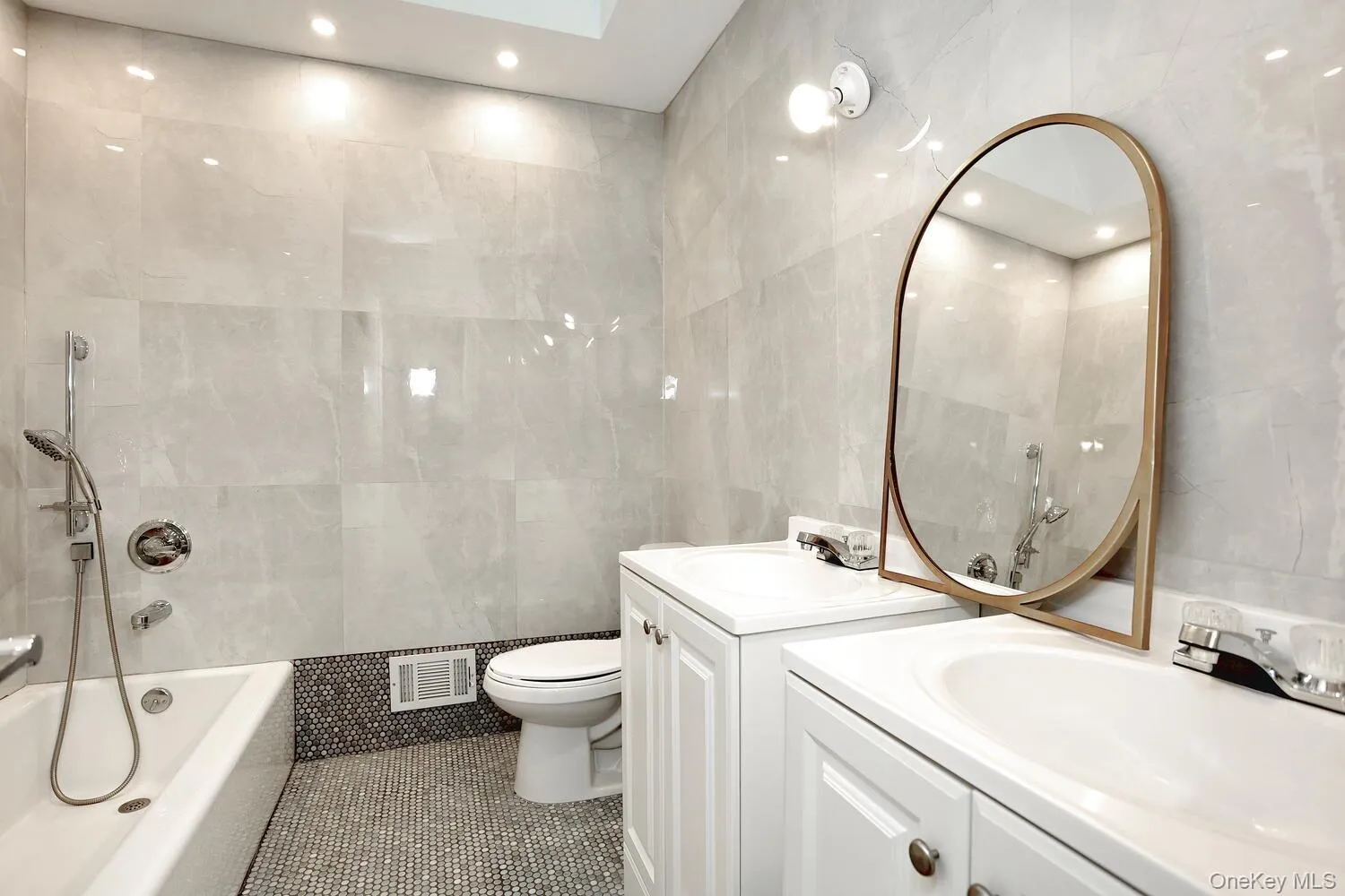 272 Quaker Road, Ramapo, NY, 6 Bedrooms Bedrooms, 10 Rooms Rooms,4 BathroomsBathrooms,Residential,For Rent,Quaker,0,1002056 272 Quaker Road, Ramapo, NY, 6 Bedrooms Bedrooms, 10 Rooms Rooms,4 BathroomsBathrooms,Residential,For Rent,Quaker,0,1002056