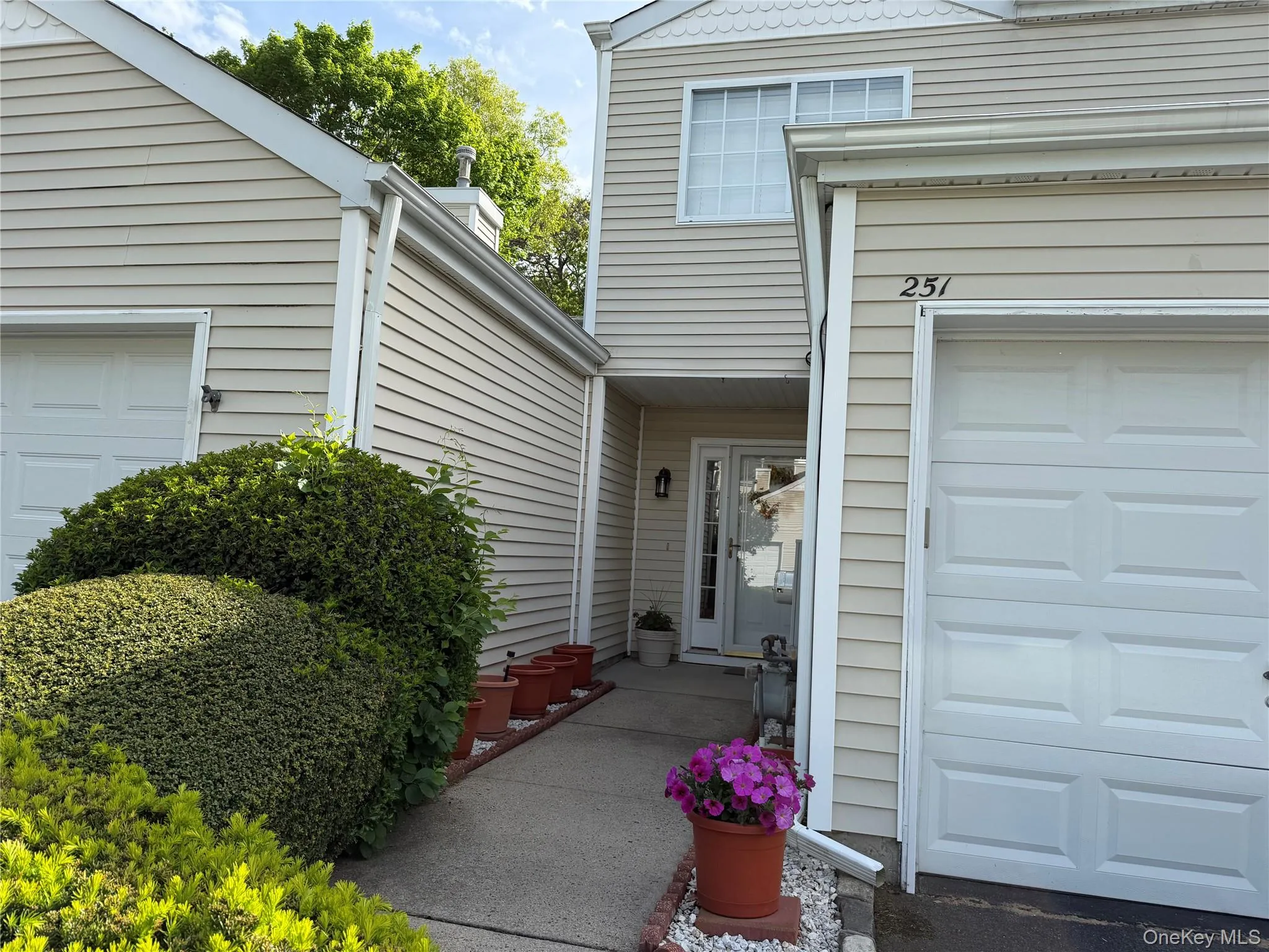 251 Barn Swallow Court, Brookhaven, NY, 2 Bedrooms Bedrooms, 4 Rooms Rooms,1 BathroomBathrooms,Residential,For Rent,Barn Swallow,0,1002064 251 Barn Swallow Court, Brookhaven, NY, 2 Bedrooms Bedrooms, 4 Rooms Rooms,1 BathroomBathrooms,Residential,For Rent,Barn Swallow,0,1002064
