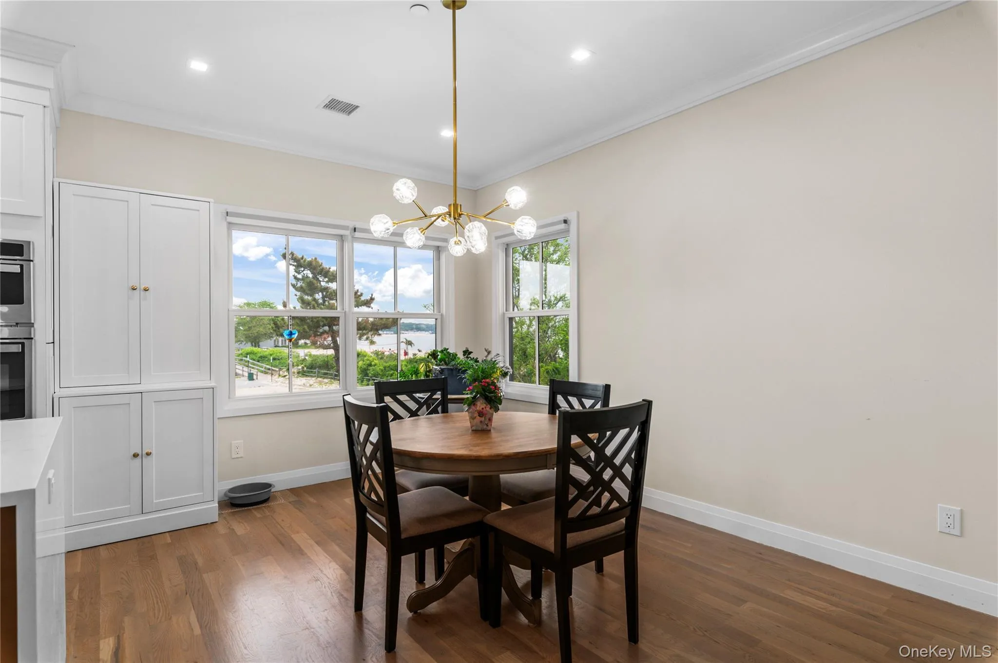 3 Pleasantview Drive, Oyster Bay, NY, 4 Bedrooms Bedrooms, 8 Rooms Rooms,2 BathroomsBathrooms,Residential,For Rent,Pleasantview,0,1002071 3 Pleasantview Drive, Oyster Bay, NY, 4 Bedrooms Bedrooms, 8 Rooms Rooms,2 BathroomsBathrooms,Residential,For Rent,Pleasantview,0,1002071