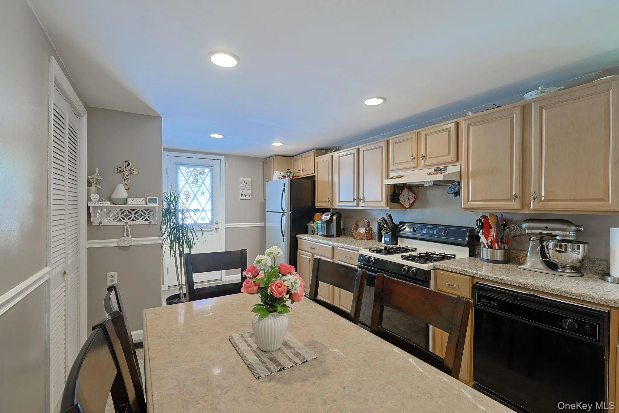 18 Sunset Trail, Shawangunk, NY, 3 Bedrooms Bedrooms, 9 Rooms Rooms,2 BathroomsBathrooms,Residential,For Rent,Sunset,0,1002072 18 Sunset Trail, Shawangunk, NY, 3 Bedrooms Bedrooms, 9 Rooms Rooms,2 BathroomsBathrooms,Residential,For Rent,Sunset,0,1002072