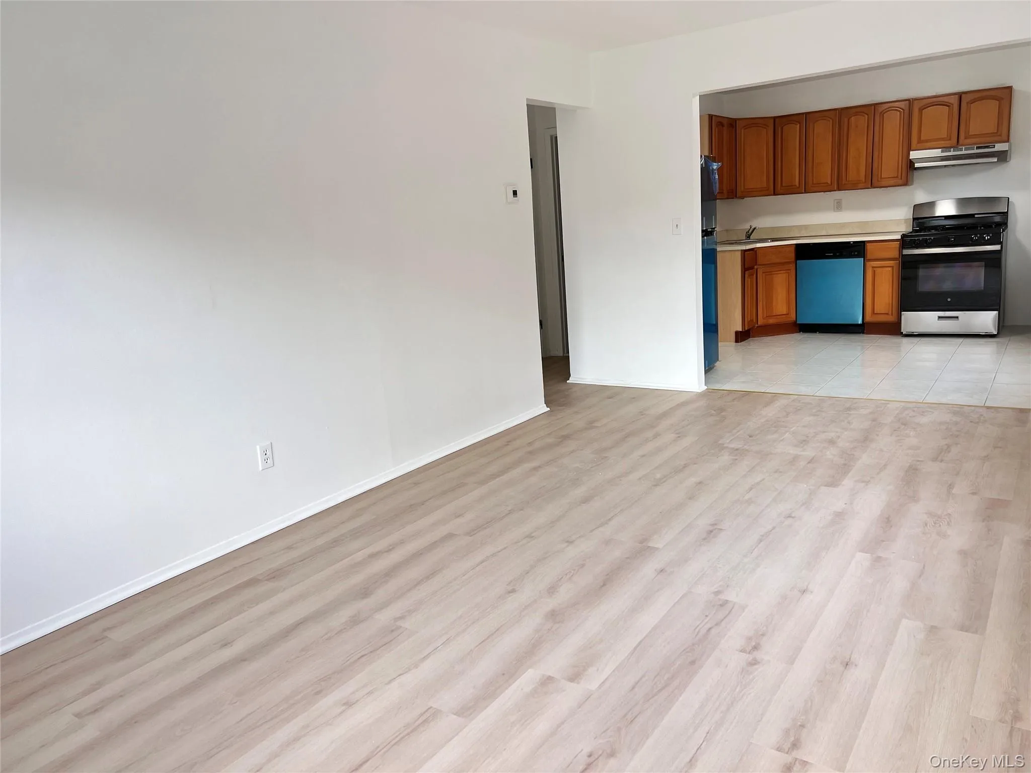 29-04 204th Street, New York, NY, 1 Bedroom Bedrooms, 4 Rooms Rooms,1 BathroomBathrooms,Residential Lease,For Rent,204th,0,1002080 29-04 204th Street, New York, NY, 1 Bedroom Bedrooms, 4 Rooms Rooms,1 BathroomBathrooms,Residential Lease,For Rent,204th,0,1002080