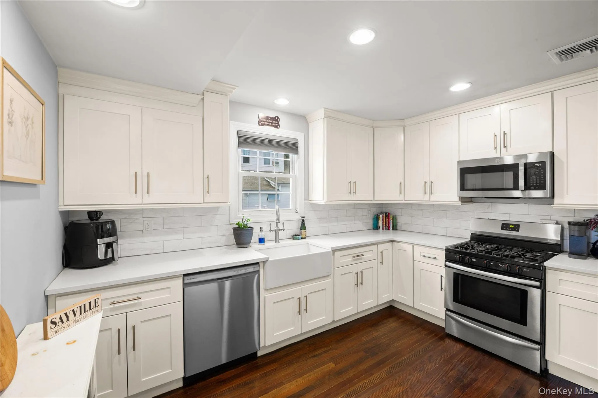 The kind of kitchen that makes you want to stay in — and Brownstones Coffee down the road makes the mornings you do leave just as good. The kind of kitchen that makes you want to stay in — and Brownstones Coffee down the road makes the mornings you do leave just as good.