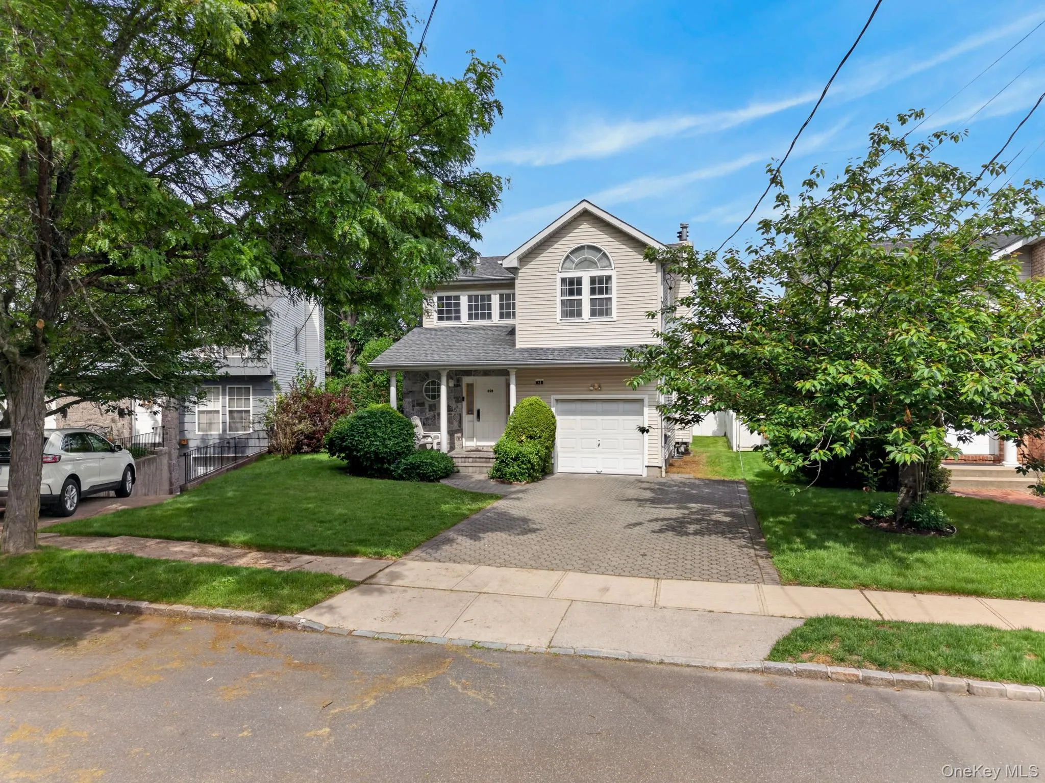 82B Inwood Road, North Hempstead, NY, 4 Bedrooms Bedrooms, 8 Rooms Rooms,2 BathroomsBathrooms,Residential,For Rent,Inwood,0,1002085 82B Inwood Road, North Hempstead, NY, 4 Bedrooms Bedrooms, 8 Rooms Rooms,2 BathroomsBathrooms,Residential,For Rent,Inwood,0,1002085