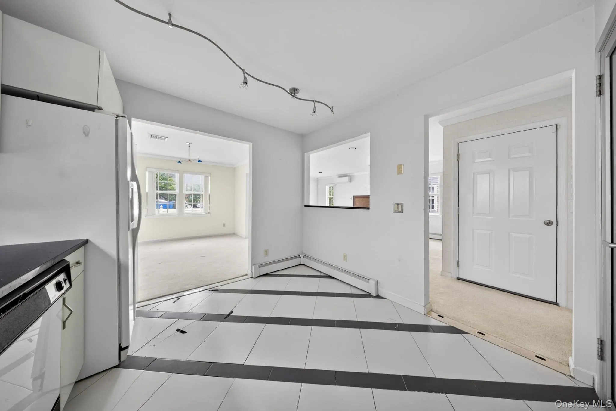 82B Inwood Road, North Hempstead, NY, 4 Bedrooms Bedrooms, 8 Rooms Rooms,2 BathroomsBathrooms,Residential,For Rent,Inwood,0,1002085 82B Inwood Road, North Hempstead, NY, 4 Bedrooms Bedrooms, 8 Rooms Rooms,2 BathroomsBathrooms,Residential,For Rent,Inwood,0,1002085