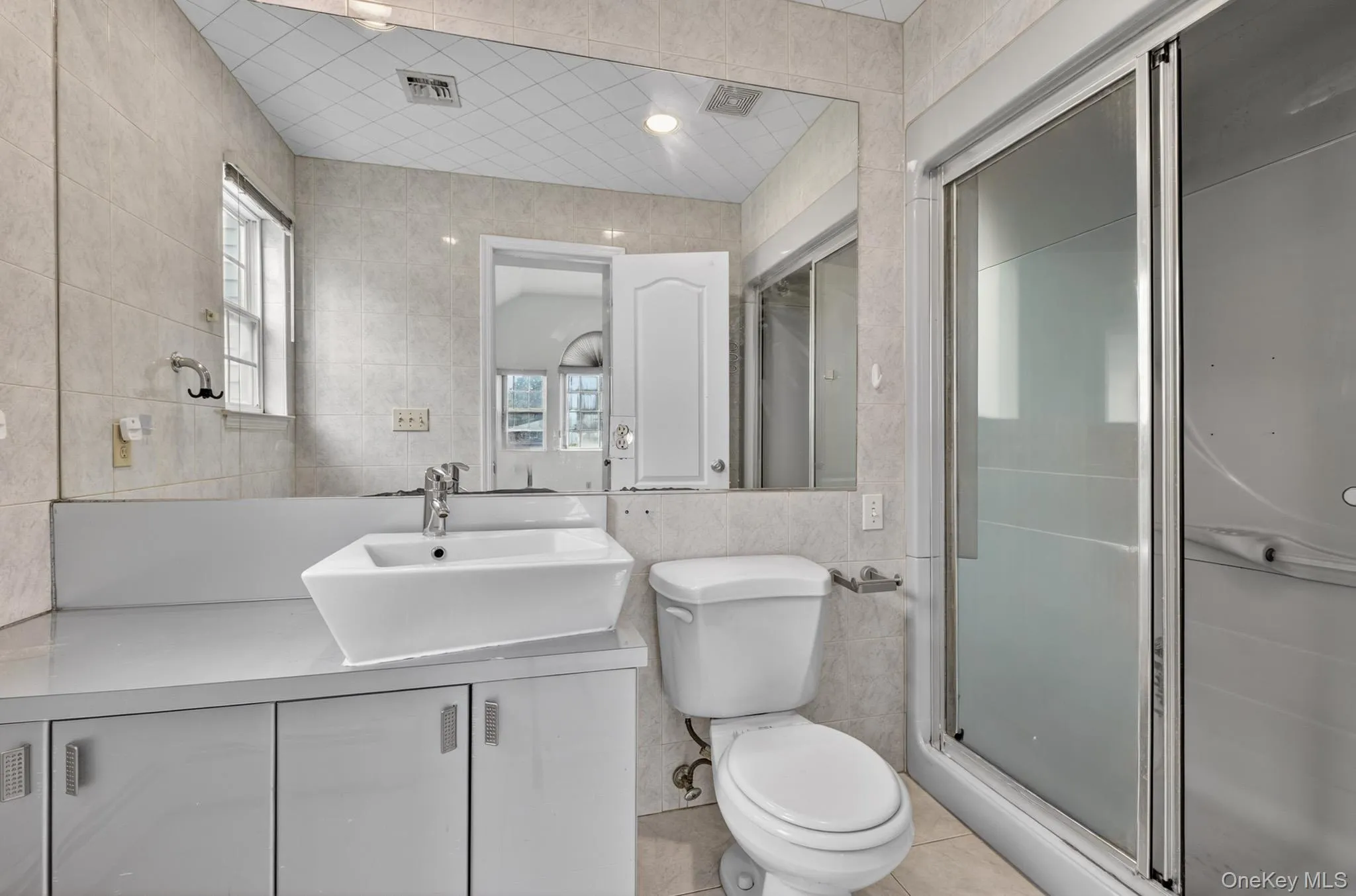 82B Inwood Road, North Hempstead, NY, 4 Bedrooms Bedrooms, 8 Rooms Rooms,2 BathroomsBathrooms,Residential,For Rent,Inwood,0,1002085 82B Inwood Road, North Hempstead, NY, 4 Bedrooms Bedrooms, 8 Rooms Rooms,2 BathroomsBathrooms,Residential,For Rent,Inwood,0,1002085