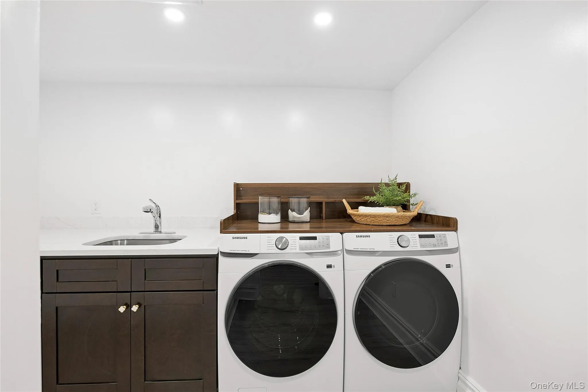 159 Lincoln Street, Hempstead, NY, 4 Bedrooms Bedrooms, 9 Rooms Rooms,5 BathroomsBathrooms,Residential,For Rent,Lincoln,0,1002096 159 Lincoln Street, Hempstead, NY, 4 Bedrooms Bedrooms, 9 Rooms Rooms,5 BathroomsBathrooms,Residential,For Rent,Lincoln,0,1002096