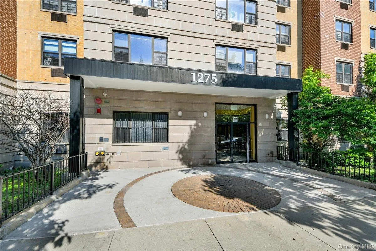 1275 Grant Avenue, New York, NY, 1 Bedroom Bedrooms, 4 Rooms Rooms,1 BathroomBathrooms,Residential Sale,For Rent,Grant,0,1002098 1275 Grant Avenue, New York, NY, 1 Bedroom Bedrooms, 4 Rooms Rooms,1 BathroomBathrooms,Residential Sale,For Rent,Grant,0,1002098