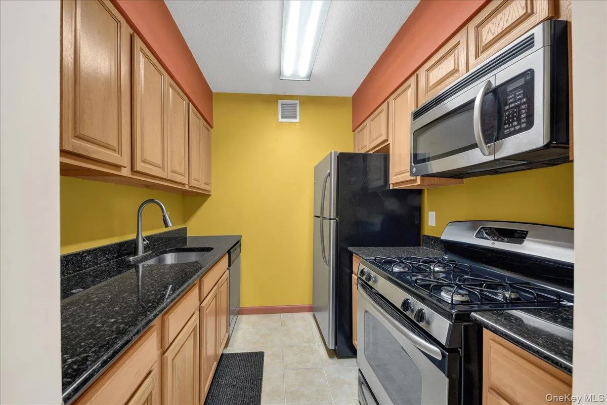 1275 Grant Avenue, New York, NY, 1 Bedroom Bedrooms, 4 Rooms Rooms,1 BathroomBathrooms,Residential Sale,For Rent,Grant,0,1002098 1275 Grant Avenue, New York, NY, 1 Bedroom Bedrooms, 4 Rooms Rooms,1 BathroomBathrooms,Residential Sale,For Rent,Grant,0,1002098