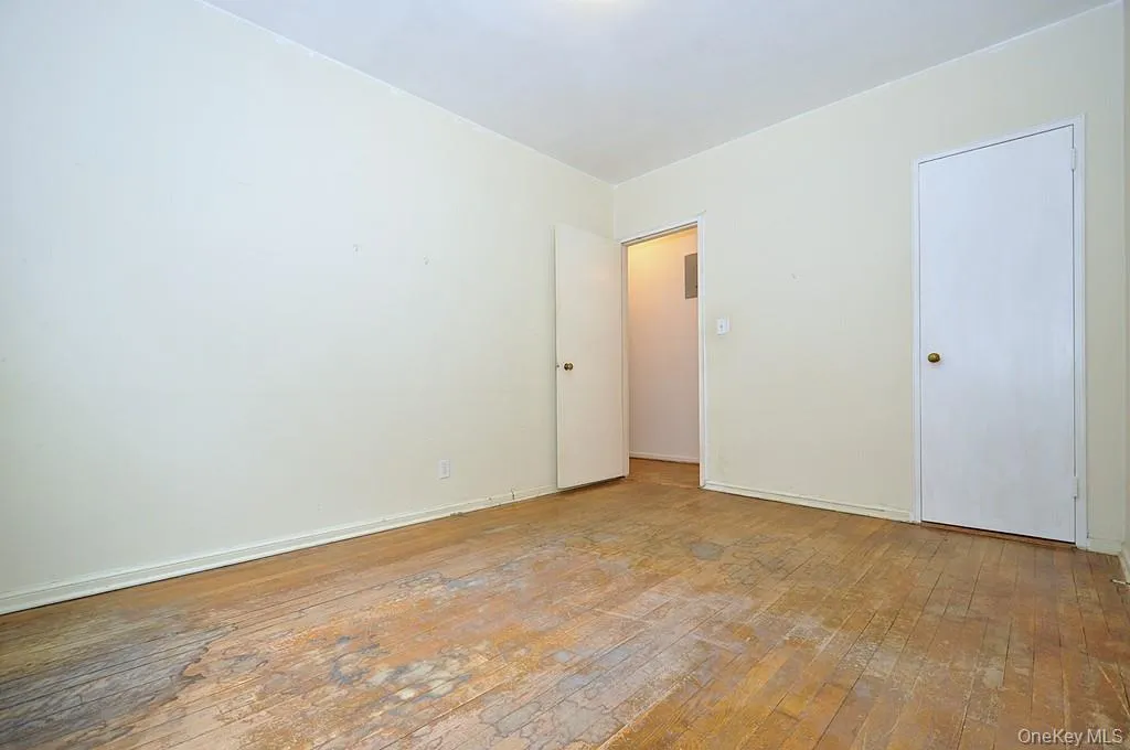 Second bedroom is appox 12'-2" x 9'-10" Second bedroom is appox 12'-2" x 9'-10"