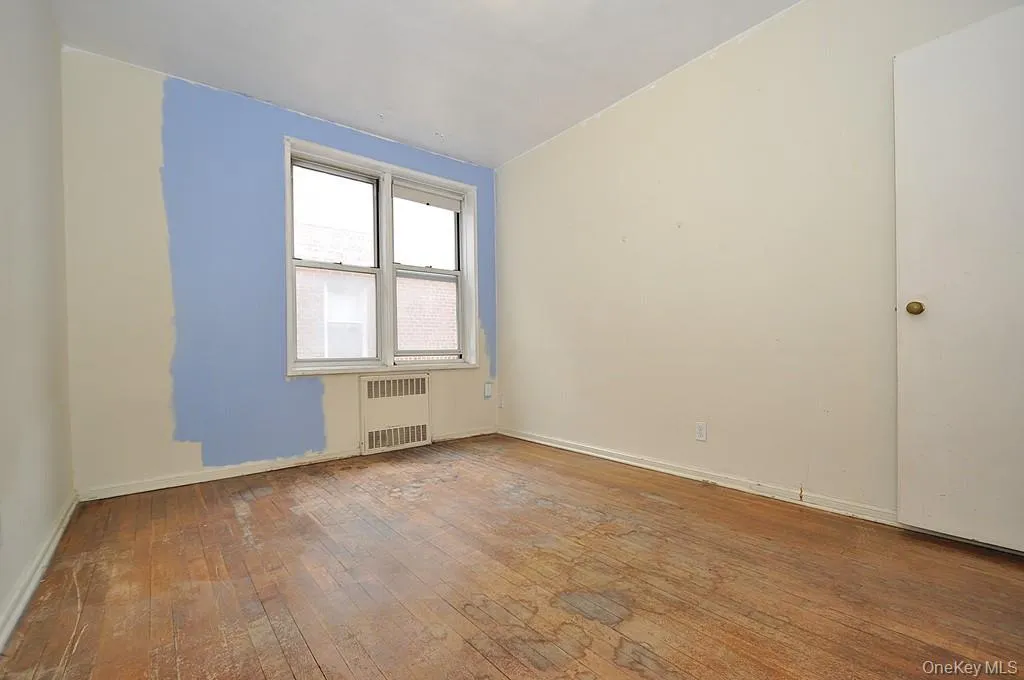 Second bedroom is appox 12'-2" x 9'-10" Second bedroom is appox 12'-2" x 9'-10"
