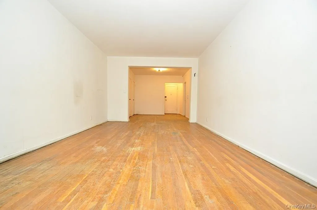 Large living room opens to the dining foyer and is approx 19'-1" x 11'-11" plus the Dining area which is an additional 10'-0" x 14'-1" Large living room opens to the dining foyer and is approx 19'-1" x 11'-11" plus the Dining area which is an additional 10'-0" x 14'-1"