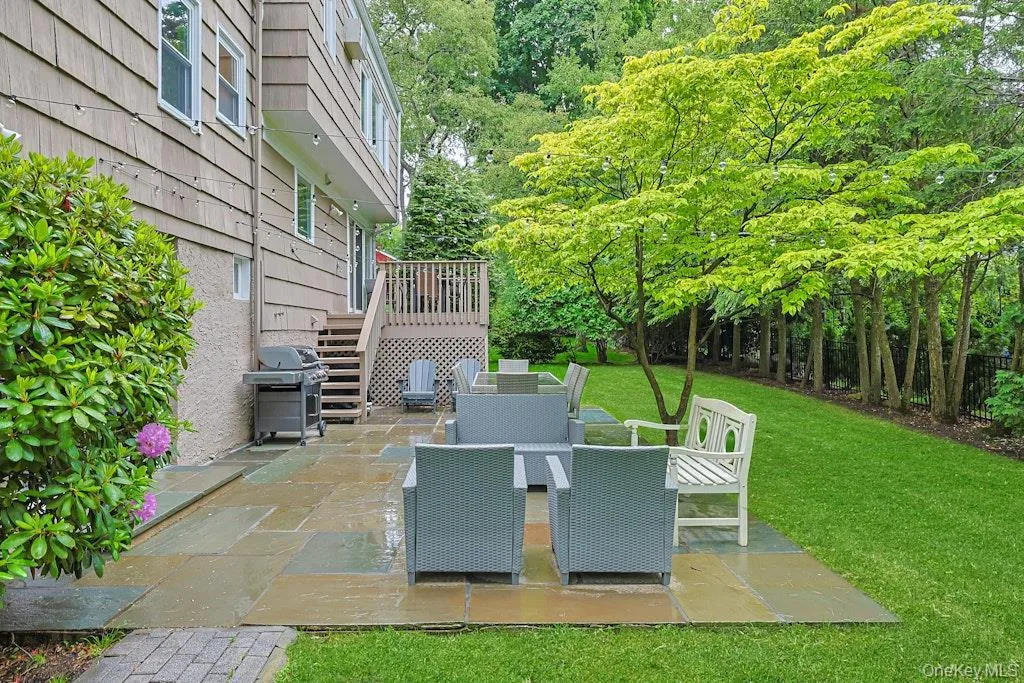 305 Stratton Road, New Rochelle, NY, 4 Bedrooms Bedrooms, 8 Rooms Rooms,3 BathroomsBathrooms,Residential,For Rent,Stratton,0,1002115 305 Stratton Road, New Rochelle, NY, 4 Bedrooms Bedrooms, 8 Rooms Rooms,3 BathroomsBathrooms,Residential,For Rent,Stratton,0,1002115