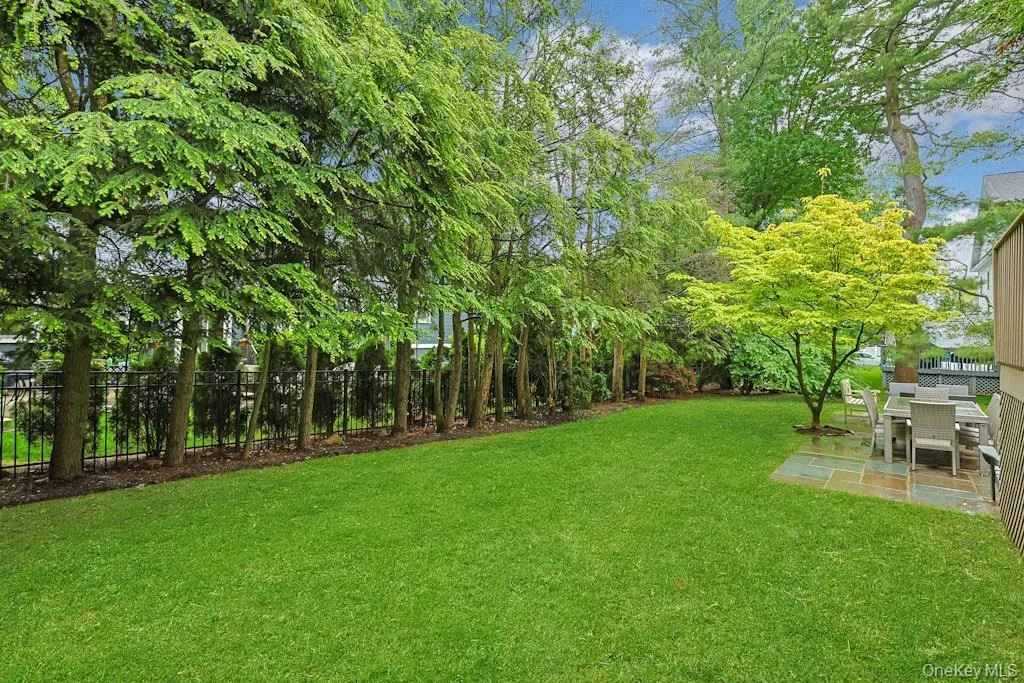 305 Stratton Road, New Rochelle, NY, 4 Bedrooms Bedrooms, 8 Rooms Rooms,3 BathroomsBathrooms,Residential,For Rent,Stratton,0,1002115 305 Stratton Road, New Rochelle, NY, 4 Bedrooms Bedrooms, 8 Rooms Rooms,3 BathroomsBathrooms,Residential,For Rent,Stratton,0,1002115