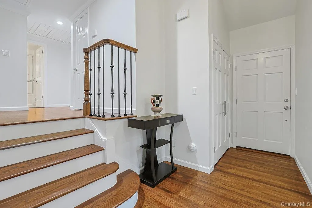 305 Stratton Road, New Rochelle, NY, 4 Bedrooms Bedrooms, 8 Rooms Rooms,3 BathroomsBathrooms,Residential,For Rent,Stratton,0,1002115 305 Stratton Road, New Rochelle, NY, 4 Bedrooms Bedrooms, 8 Rooms Rooms,3 BathroomsBathrooms,Residential,For Rent,Stratton,0,1002115