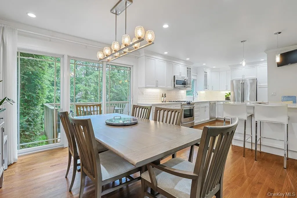 305 Stratton Road, New Rochelle, NY, 4 Bedrooms Bedrooms, 8 Rooms Rooms,3 BathroomsBathrooms,Residential,For Rent,Stratton,0,1002115 305 Stratton Road, New Rochelle, NY, 4 Bedrooms Bedrooms, 8 Rooms Rooms,3 BathroomsBathrooms,Residential,For Rent,Stratton,0,1002115