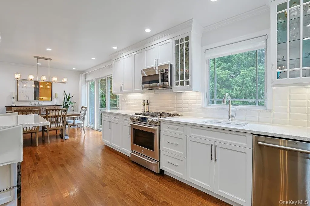 305 Stratton Road, New Rochelle, NY, 4 Bedrooms Bedrooms, 8 Rooms Rooms,3 BathroomsBathrooms,Residential,For Rent,Stratton,0,1002115 305 Stratton Road, New Rochelle, NY, 4 Bedrooms Bedrooms, 8 Rooms Rooms,3 BathroomsBathrooms,Residential,For Rent,Stratton,0,1002115