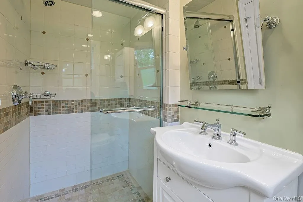 305 Stratton Road, New Rochelle, NY, 4 Bedrooms Bedrooms, 8 Rooms Rooms,3 BathroomsBathrooms,Residential,For Rent,Stratton,0,1002115 305 Stratton Road, New Rochelle, NY, 4 Bedrooms Bedrooms, 8 Rooms Rooms,3 BathroomsBathrooms,Residential,For Rent,Stratton,0,1002115