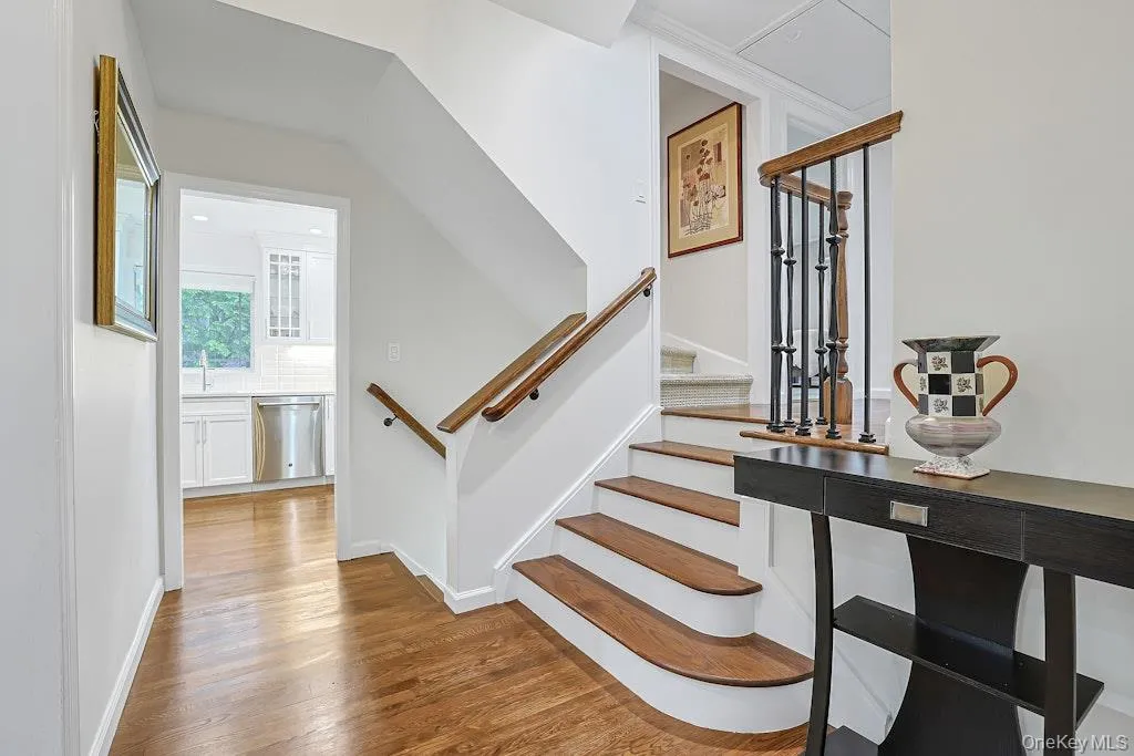 305 Stratton Road, New Rochelle, NY, 4 Bedrooms Bedrooms, 8 Rooms Rooms,3 BathroomsBathrooms,Residential,For Rent,Stratton,0,1002115 305 Stratton Road, New Rochelle, NY, 4 Bedrooms Bedrooms, 8 Rooms Rooms,3 BathroomsBathrooms,Residential,For Rent,Stratton,0,1002115
