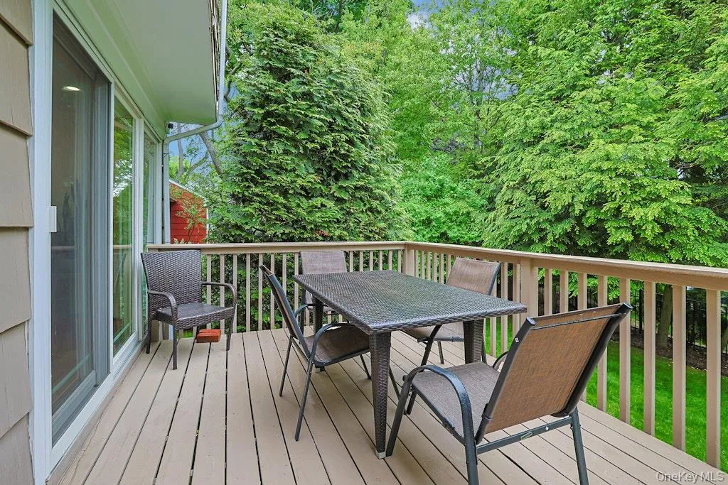 305 Stratton Road, New Rochelle, NY, 4 Bedrooms Bedrooms, 8 Rooms Rooms,3 BathroomsBathrooms,Residential,For Rent,Stratton,0,1002115 305 Stratton Road, New Rochelle, NY, 4 Bedrooms Bedrooms, 8 Rooms Rooms,3 BathroomsBathrooms,Residential,For Rent,Stratton,0,1002115