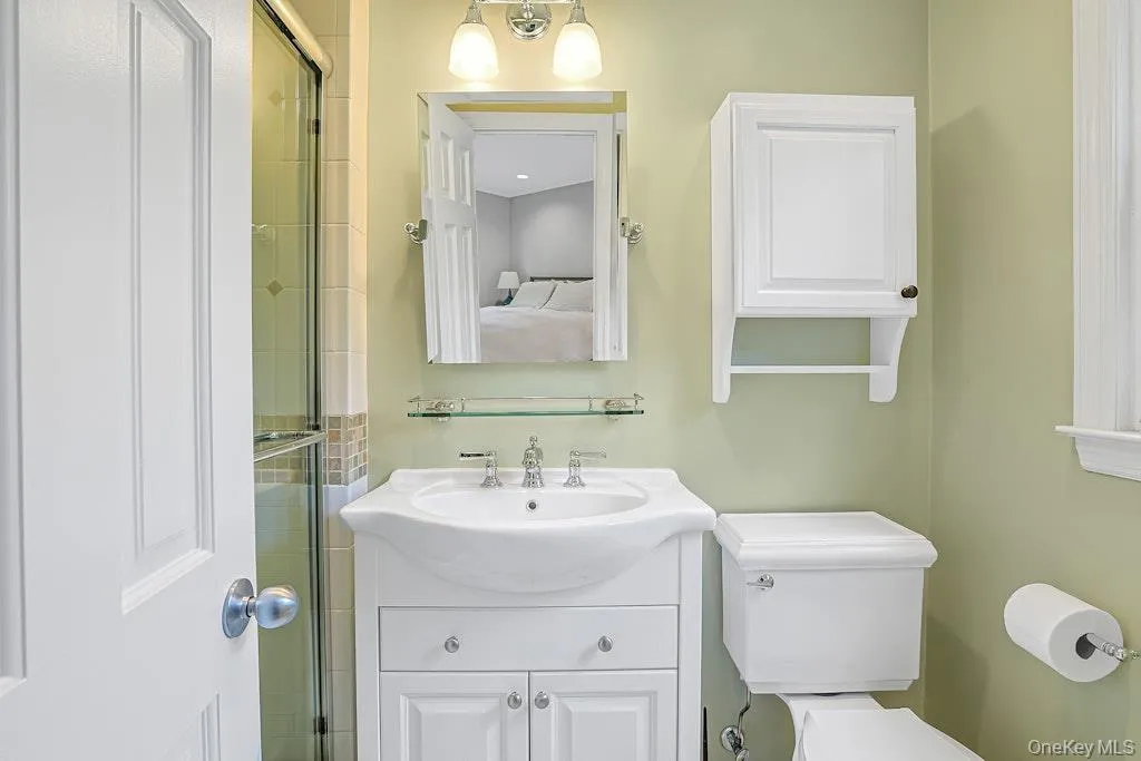 305 Stratton Road, New Rochelle, NY, 4 Bedrooms Bedrooms, 8 Rooms Rooms,3 BathroomsBathrooms,Residential,For Rent,Stratton,0,1002115 305 Stratton Road, New Rochelle, NY, 4 Bedrooms Bedrooms, 8 Rooms Rooms,3 BathroomsBathrooms,Residential,For Rent,Stratton,0,1002115