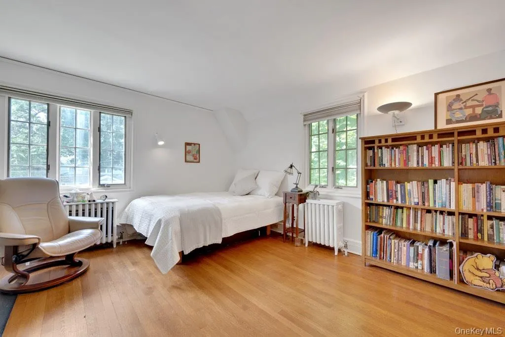large second bedroom large second bedroom