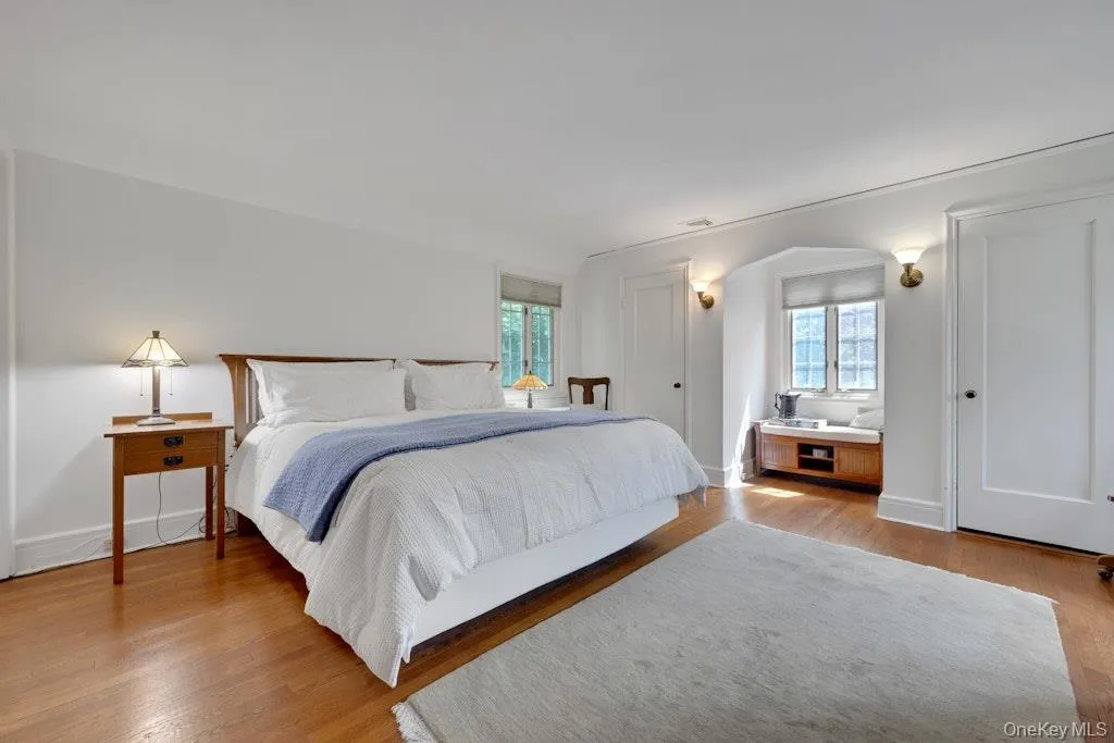 Large and bright primary bedroom Large and bright primary bedroom