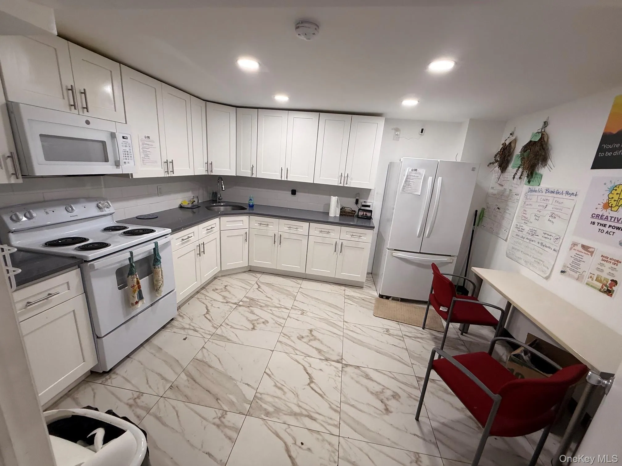80 Old country Road, Hempstead, NY, 3 Bedrooms Bedrooms, 6 Rooms Rooms,2 BathroomsBathrooms,Residential Lease,For Rent,Old country,0,1002118 80 Old country Road, Hempstead, NY, 3 Bedrooms Bedrooms, 6 Rooms Rooms,2 BathroomsBathrooms,Residential Lease,For Rent,Old country,0,1002118