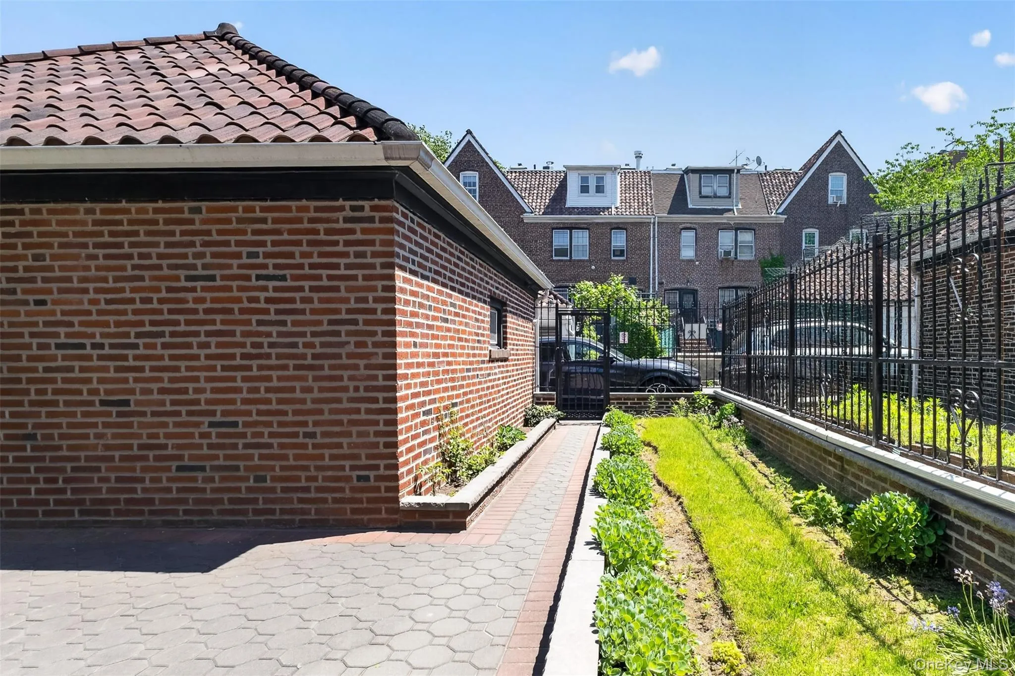 34-39 75th Street, New York, NY, 4 Bedrooms Bedrooms, 7 Rooms Rooms,2 BathroomsBathrooms,Residential Lease,For Rent,75th,0,1002119 34-39 75th Street, New York, NY, 4 Bedrooms Bedrooms, 7 Rooms Rooms,2 BathroomsBathrooms,Residential Lease,For Rent,75th,0,1002119