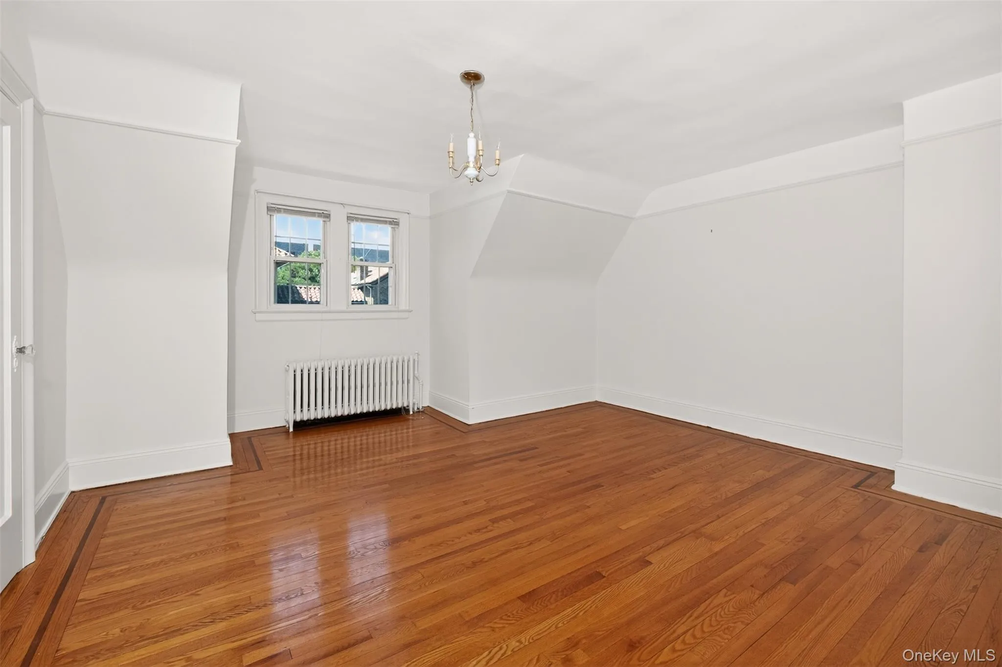 34-39 75th Street, New York, NY, 4 Bedrooms Bedrooms, 7 Rooms Rooms,2 BathroomsBathrooms,Residential Lease,For Rent,75th,0,1002119 34-39 75th Street, New York, NY, 4 Bedrooms Bedrooms, 7 Rooms Rooms,2 BathroomsBathrooms,Residential Lease,For Rent,75th,0,1002119