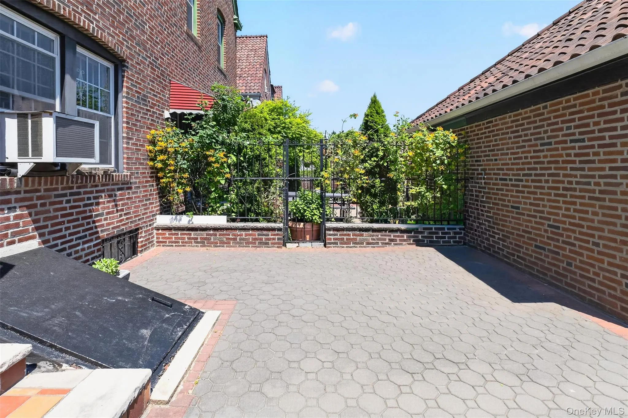 34-39 75th Street, New York, NY, 4 Bedrooms Bedrooms, 7 Rooms Rooms,2 BathroomsBathrooms,Residential Lease,For Rent,75th,0,1002119 34-39 75th Street, New York, NY, 4 Bedrooms Bedrooms, 7 Rooms Rooms,2 BathroomsBathrooms,Residential Lease,For Rent,75th,0,1002119
