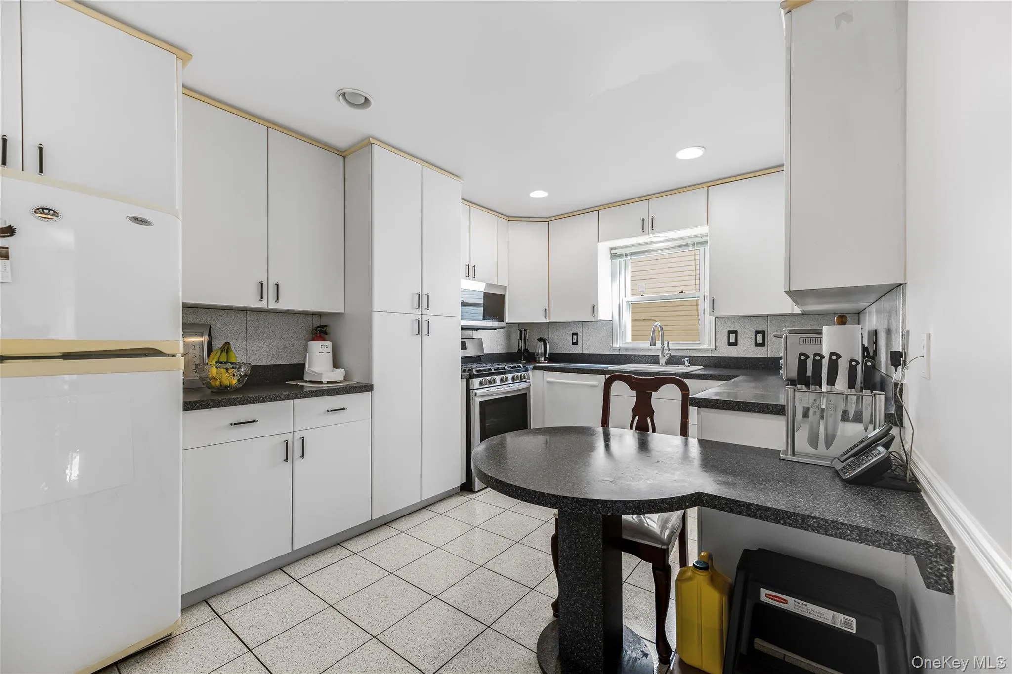 25 Jody Lane, Yonkers, NY, 4 Bedrooms Bedrooms, 12 Rooms Rooms,2 BathroomsBathrooms,Residential,For Rent,Jody,0,1002128 25 Jody Lane, Yonkers, NY, 4 Bedrooms Bedrooms, 12 Rooms Rooms,2 BathroomsBathrooms,Residential,For Rent,Jody,0,1002128