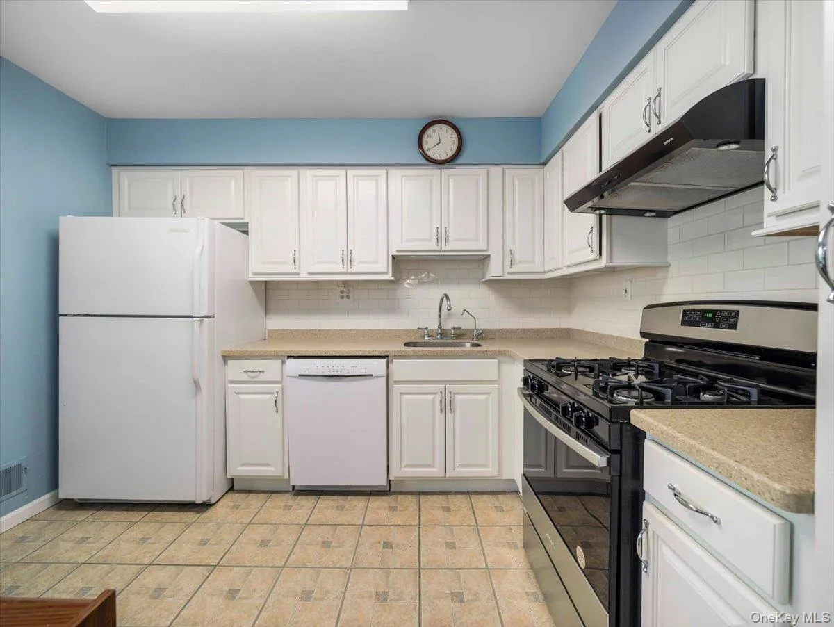 80 Bon Aire Circle, Ramapo, NY, 2 Bedrooms Bedrooms, 7 Rooms Rooms,2 BathroomsBathrooms,Residential,For Rent,Bon Aire,0,1002131 80 Bon Aire Circle, Ramapo, NY, 2 Bedrooms Bedrooms, 7 Rooms Rooms,2 BathroomsBathrooms,Residential,For Rent,Bon Aire,0,1002131