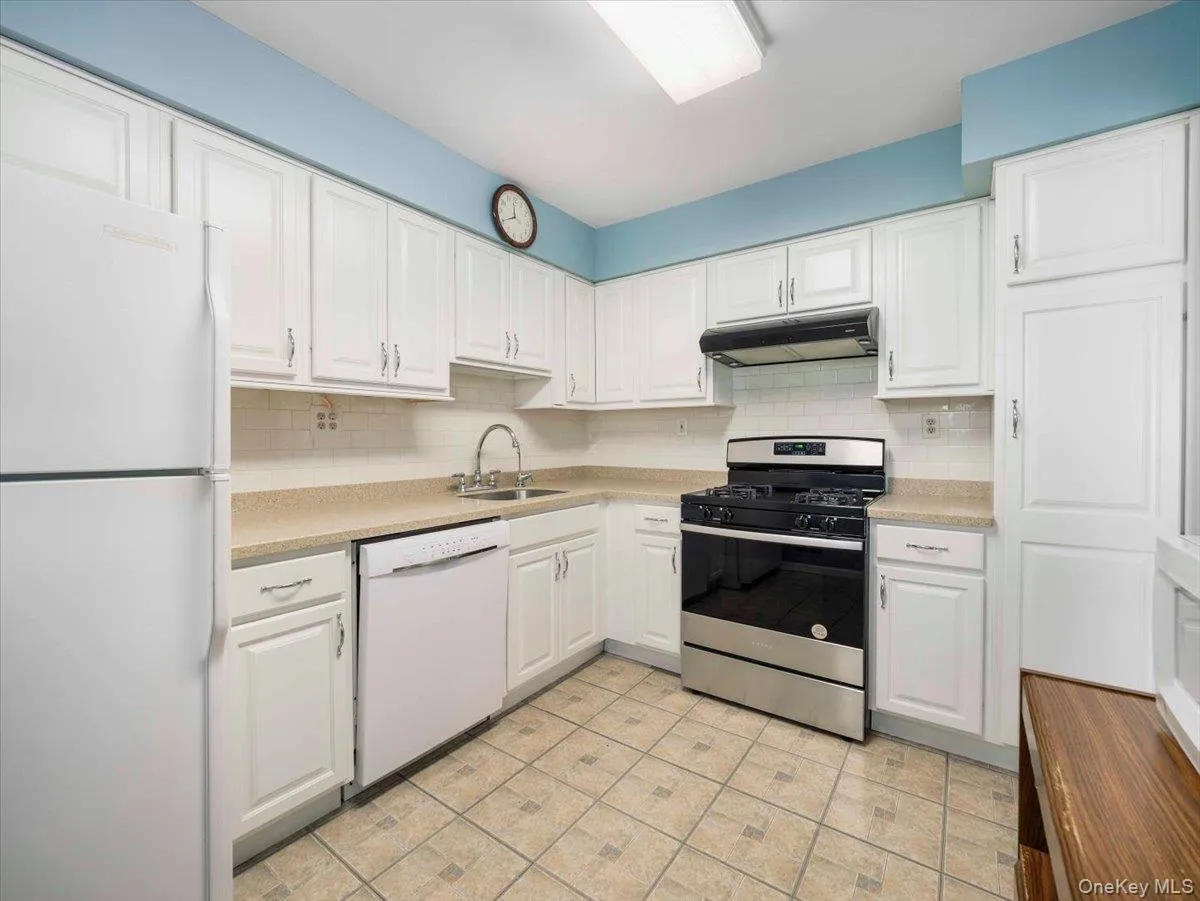 80 Bon Aire Circle, Ramapo, NY, 2 Bedrooms Bedrooms, 7 Rooms Rooms,2 BathroomsBathrooms,Residential,For Rent,Bon Aire,0,1002131 80 Bon Aire Circle, Ramapo, NY, 2 Bedrooms Bedrooms, 7 Rooms Rooms,2 BathroomsBathrooms,Residential,For Rent,Bon Aire,0,1002131
