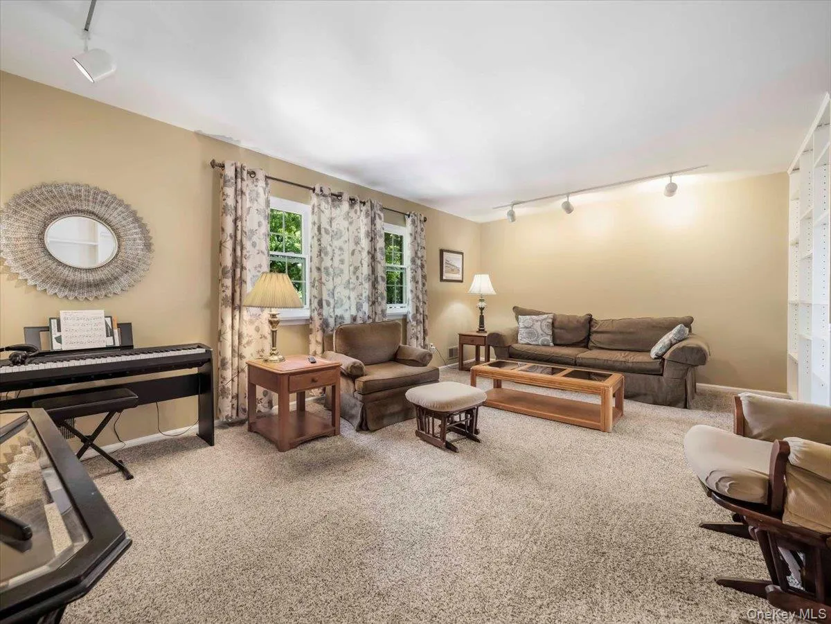 80 Bon Aire Circle, Ramapo, NY, 2 Bedrooms Bedrooms, 7 Rooms Rooms,2 BathroomsBathrooms,Residential,For Rent,Bon Aire,0,1002131 80 Bon Aire Circle, Ramapo, NY, 2 Bedrooms Bedrooms, 7 Rooms Rooms,2 BathroomsBathrooms,Residential,For Rent,Bon Aire,0,1002131