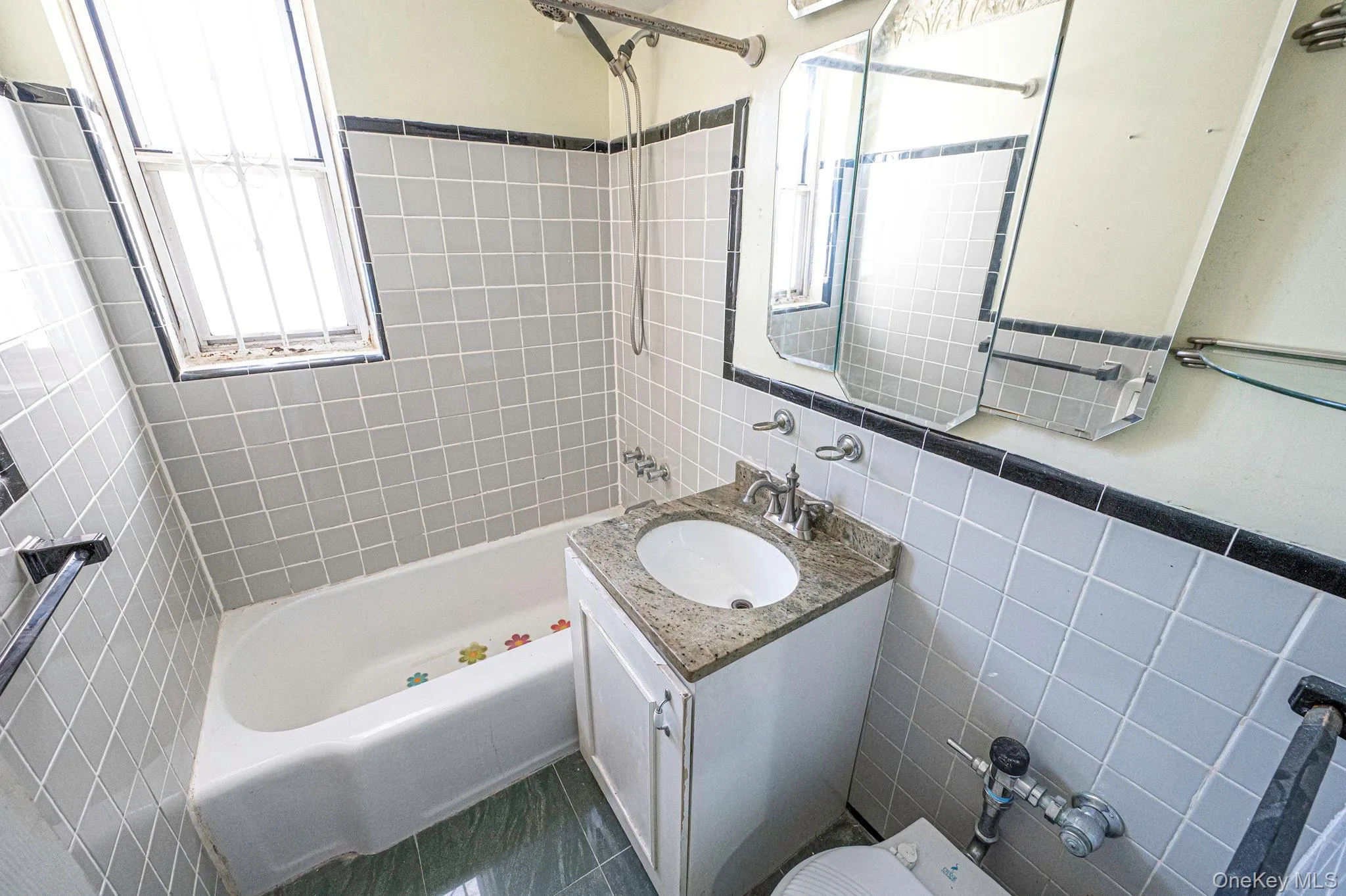 2552 7 Street, New York, NY, 2 Bedrooms Bedrooms, 4 Rooms Rooms,1 BathroomBathrooms,Residential Sale,For Rent,7,0,1002142 2552 7 Street, New York, NY, 2 Bedrooms Bedrooms, 4 Rooms Rooms,1 BathroomBathrooms,Residential Sale,For Rent,7,0,1002142