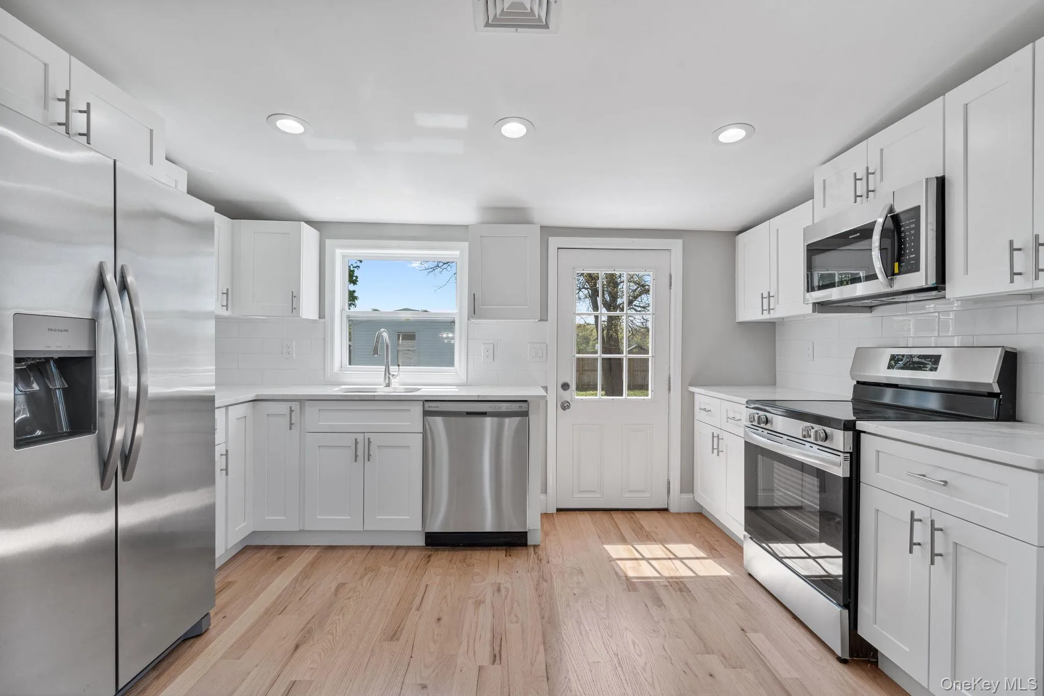 7600 Main Road, Southold, NY, 3 Bedrooms Bedrooms, 5 Rooms Rooms,2 BathroomsBathrooms,Residential Lease,For Rent,Main,0,1002145 7600 Main Road, Southold, NY, 3 Bedrooms Bedrooms, 5 Rooms Rooms,2 BathroomsBathrooms,Residential Lease,For Rent,Main,0,1002145