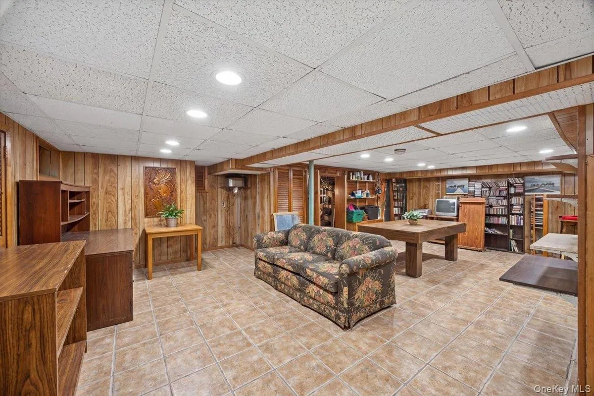 77 Irving Place, New Rochelle, NY, 4 Bedrooms Bedrooms, 7 Rooms Rooms,1 BathroomBathrooms,Residential,For Rent,Irving,0,1002149 77 Irving Place, New Rochelle, NY, 4 Bedrooms Bedrooms, 7 Rooms Rooms,1 BathroomBathrooms,Residential,For Rent,Irving,0,1002149