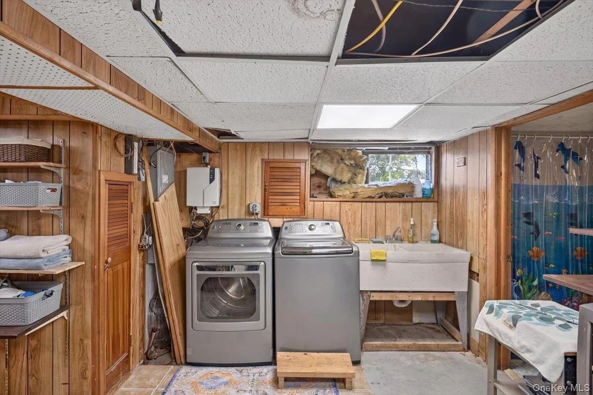 77 Irving Place, New Rochelle, NY, 4 Bedrooms Bedrooms, 7 Rooms Rooms,1 BathroomBathrooms,Residential,For Rent,Irving,0,1002149 77 Irving Place, New Rochelle, NY, 4 Bedrooms Bedrooms, 7 Rooms Rooms,1 BathroomBathrooms,Residential,For Rent,Irving,0,1002149